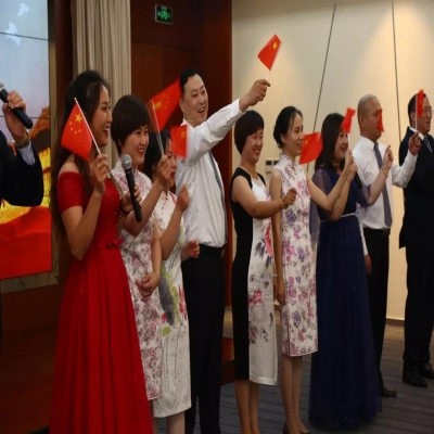 不忘初心奋进新时代