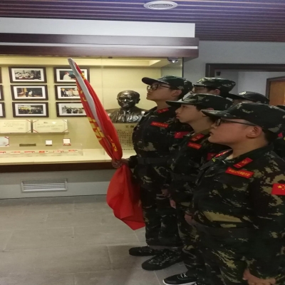 缅怀革命先烈 争做时代好少年